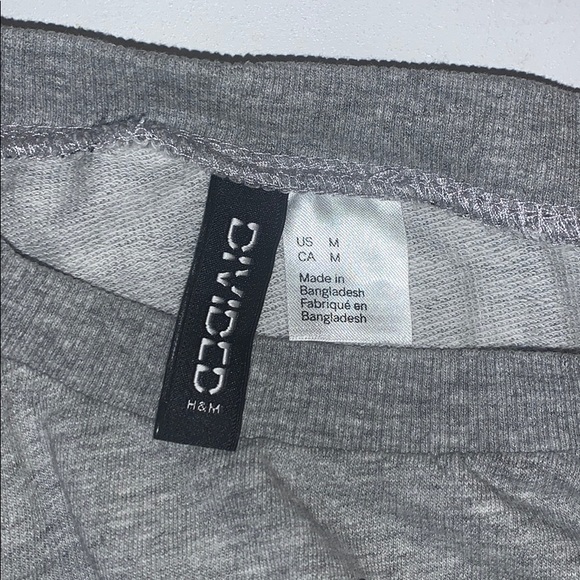 Crew Neck Floral Sweater - Picture 3 of 3